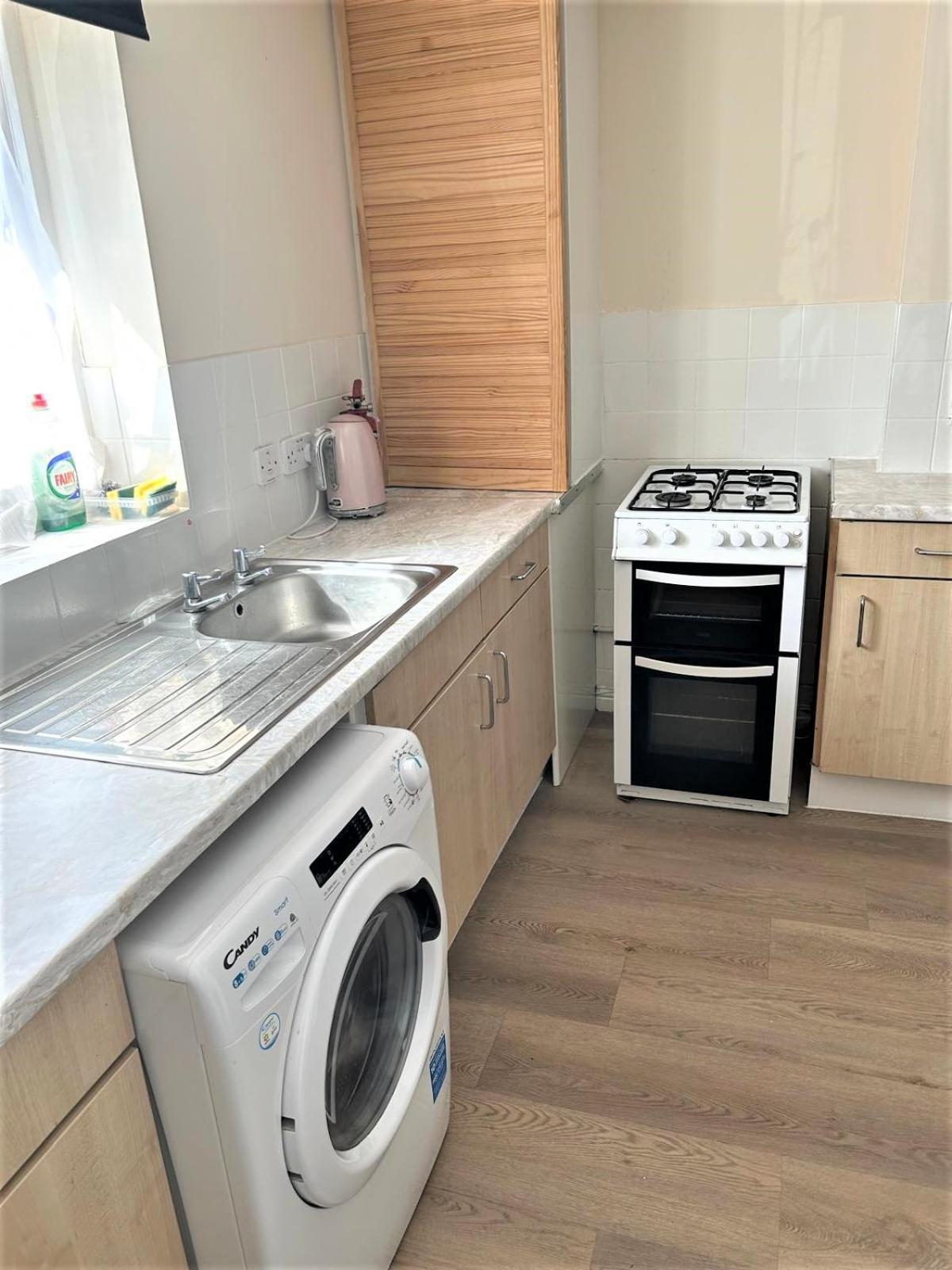 London Zone 2 Lovely 4 Bedroom Apartment - 3 Trowbridge Road Esterno foto